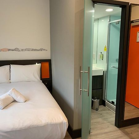 Easyhotel Μίλτον Κέινς Εξωτερικό φωτογραφία