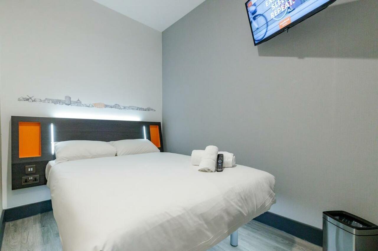 Easyhotel Μίλτον Κέινς Εξωτερικό φωτογραφία