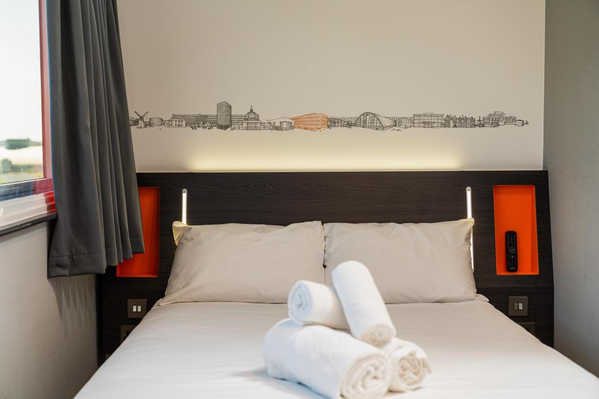 Easyhotel Μίλτον Κέινς Εξωτερικό φωτογραφία
