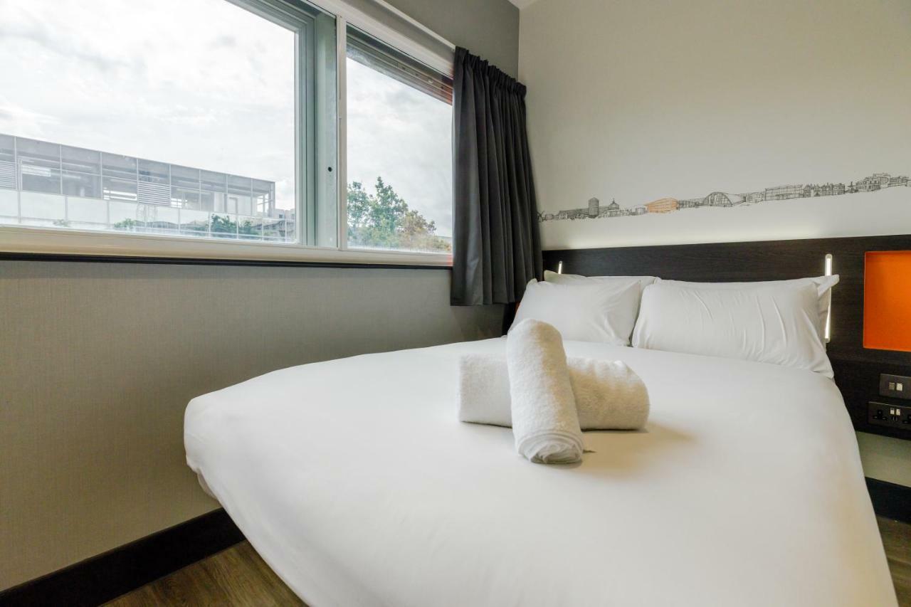 Easyhotel Μίλτον Κέινς Εξωτερικό φωτογραφία